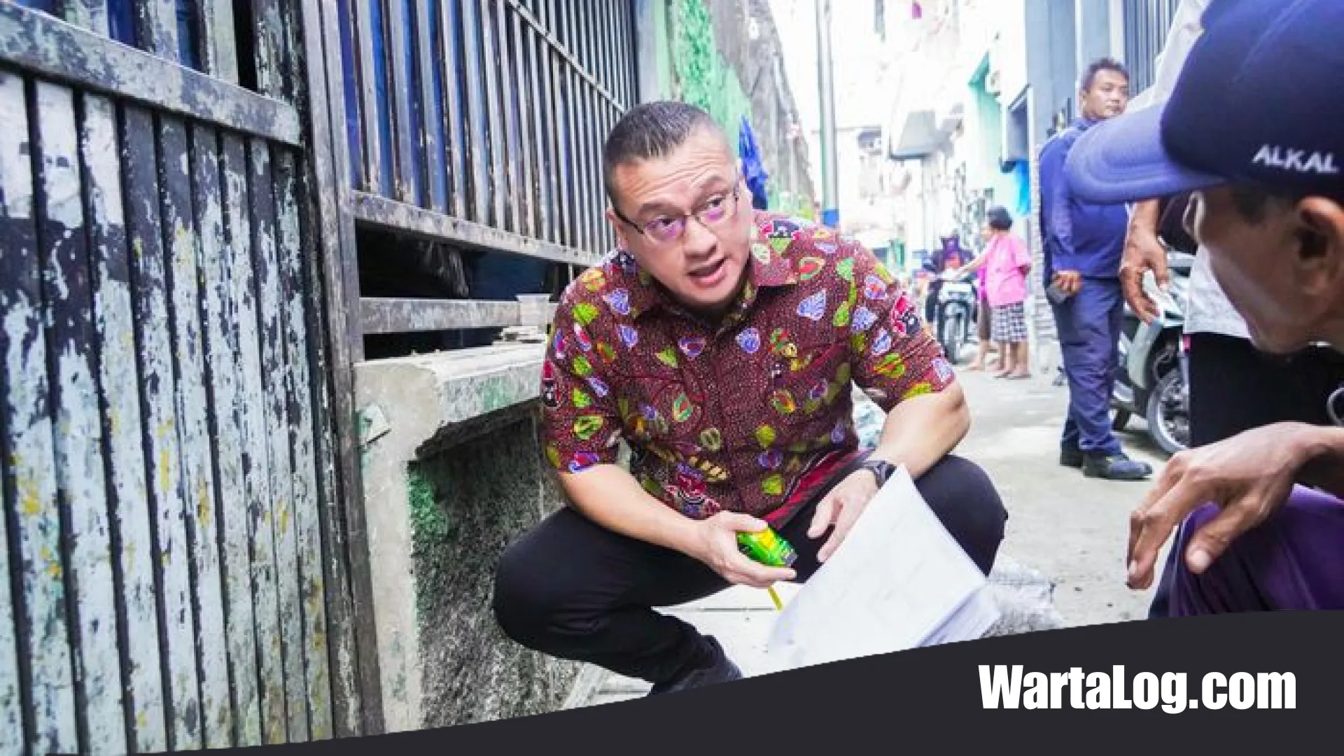 Kawal Aspirasi Warga Jelambar Baru, Hardiyanto Kenneth Pastikan Proyek Drainase Berjalan Aman dan Berkualitas