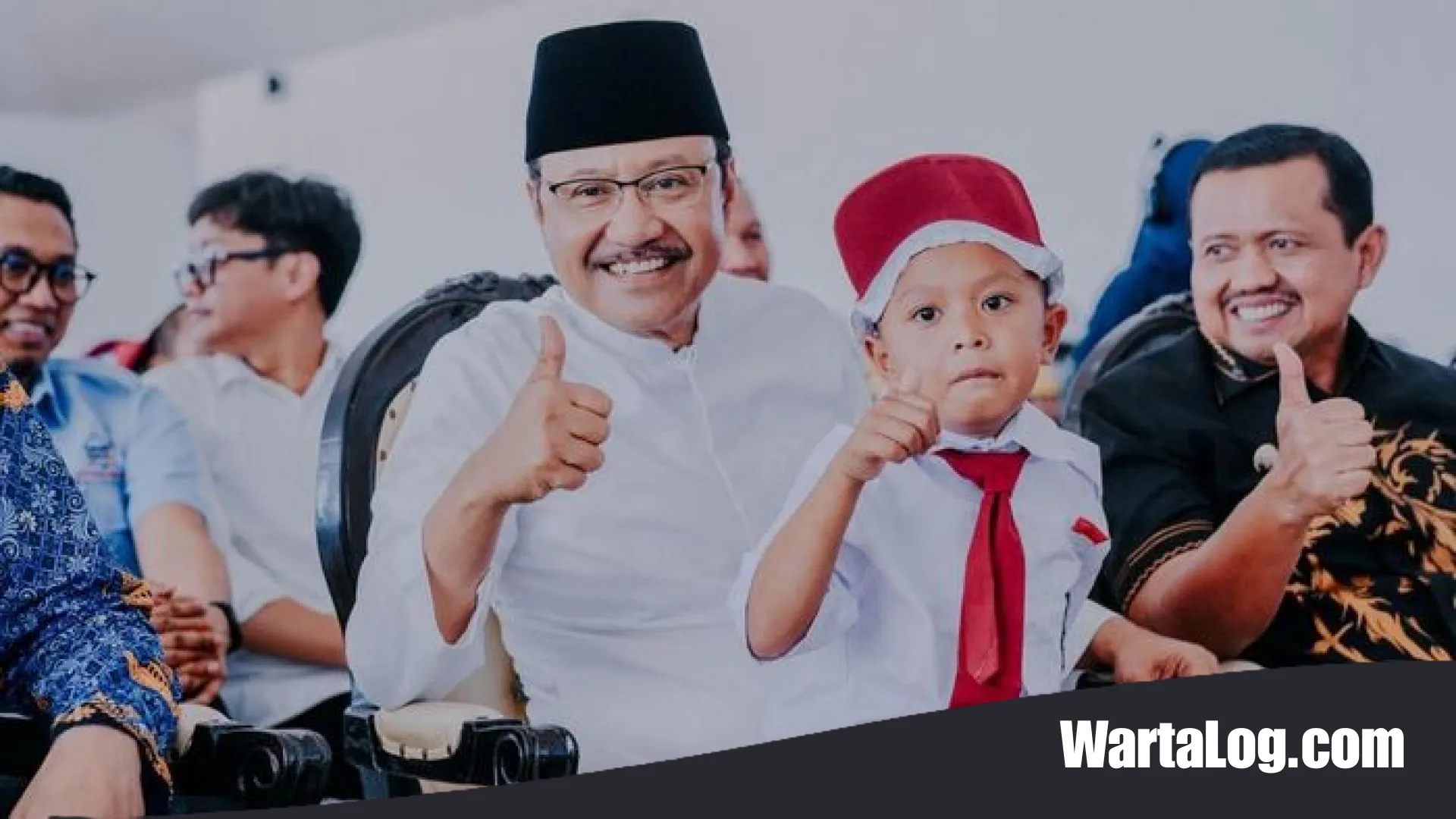 Transformasi Kesejahteraan di Sumedang: Mensos Gus Ipul Beri Pujian Tinggi untuk Sekolah Rakyat dan Inovasi Perlinsos Digital