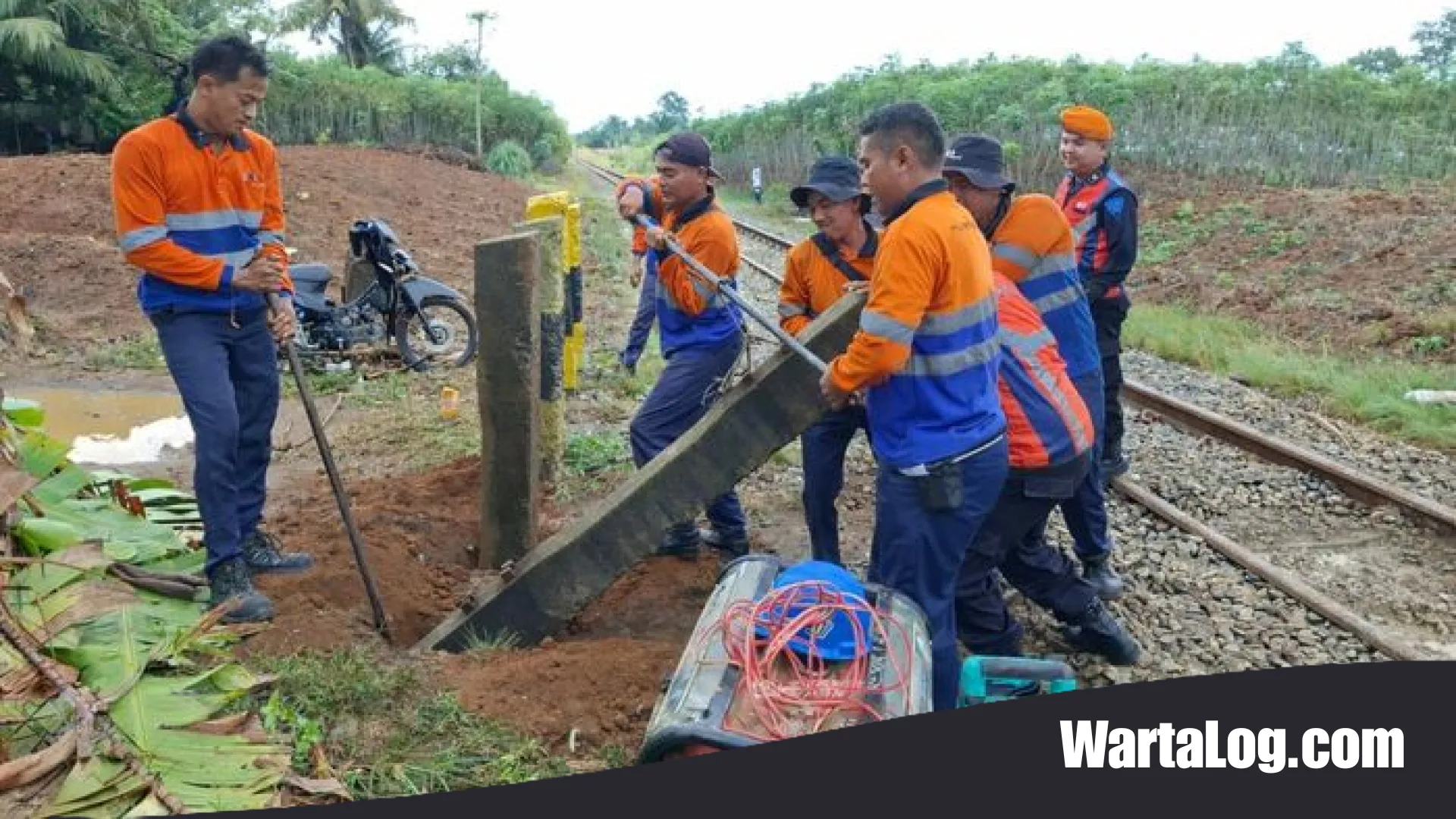 Demi Keselamatan Perjalanan, KAI Divre I Sumut Tertibkan 17 Perlintasan Liar di Berbagai Wilayah