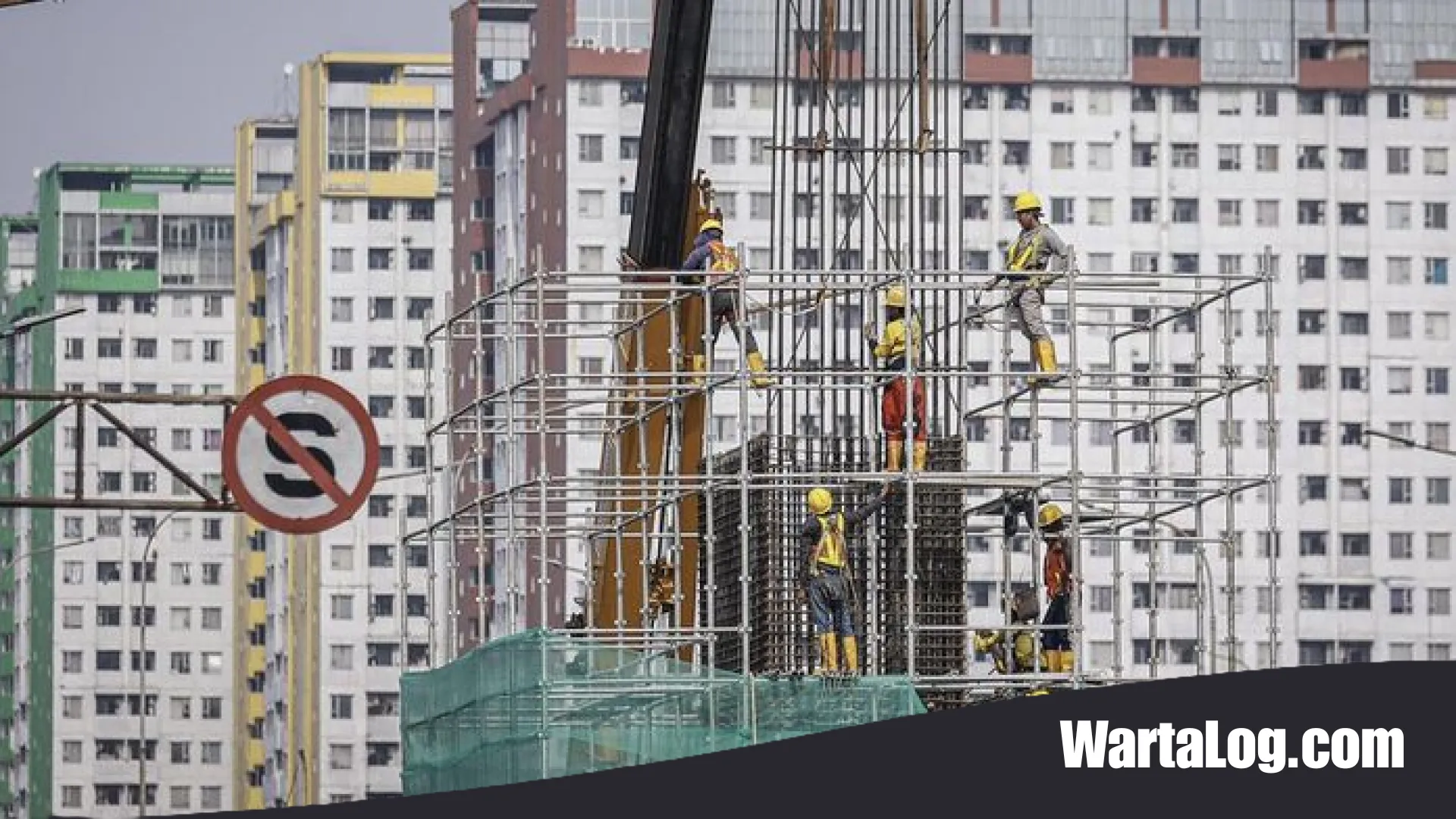 Industri Konstruksi di Ujung Tanduk: Tercekik Lonjakan Harga Minyak dan Dominasi Proyek