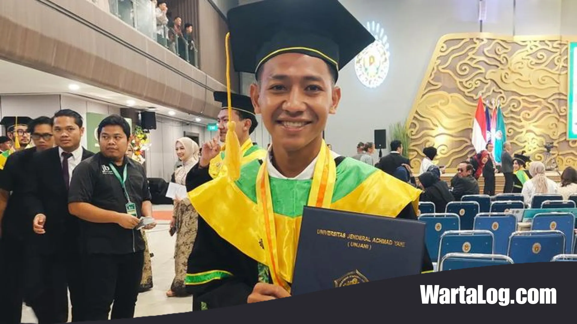Inspiratif! Beckham Putra dan Jeje Ritchie Ismail Resmi Raih Gelar Sarjana Ilmu Pemerintahan