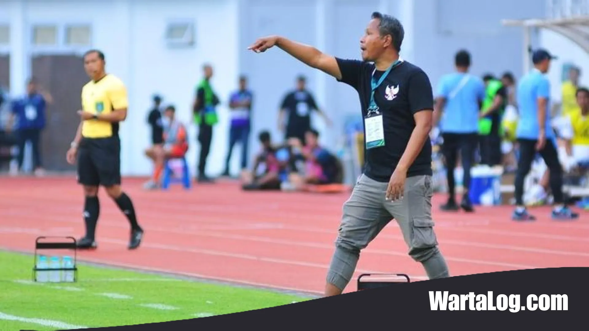 Komitmen di Atas Kursi Pelatih: Profil Andri Ramawi yang Resmi Tinggalkan PSIS Semarang