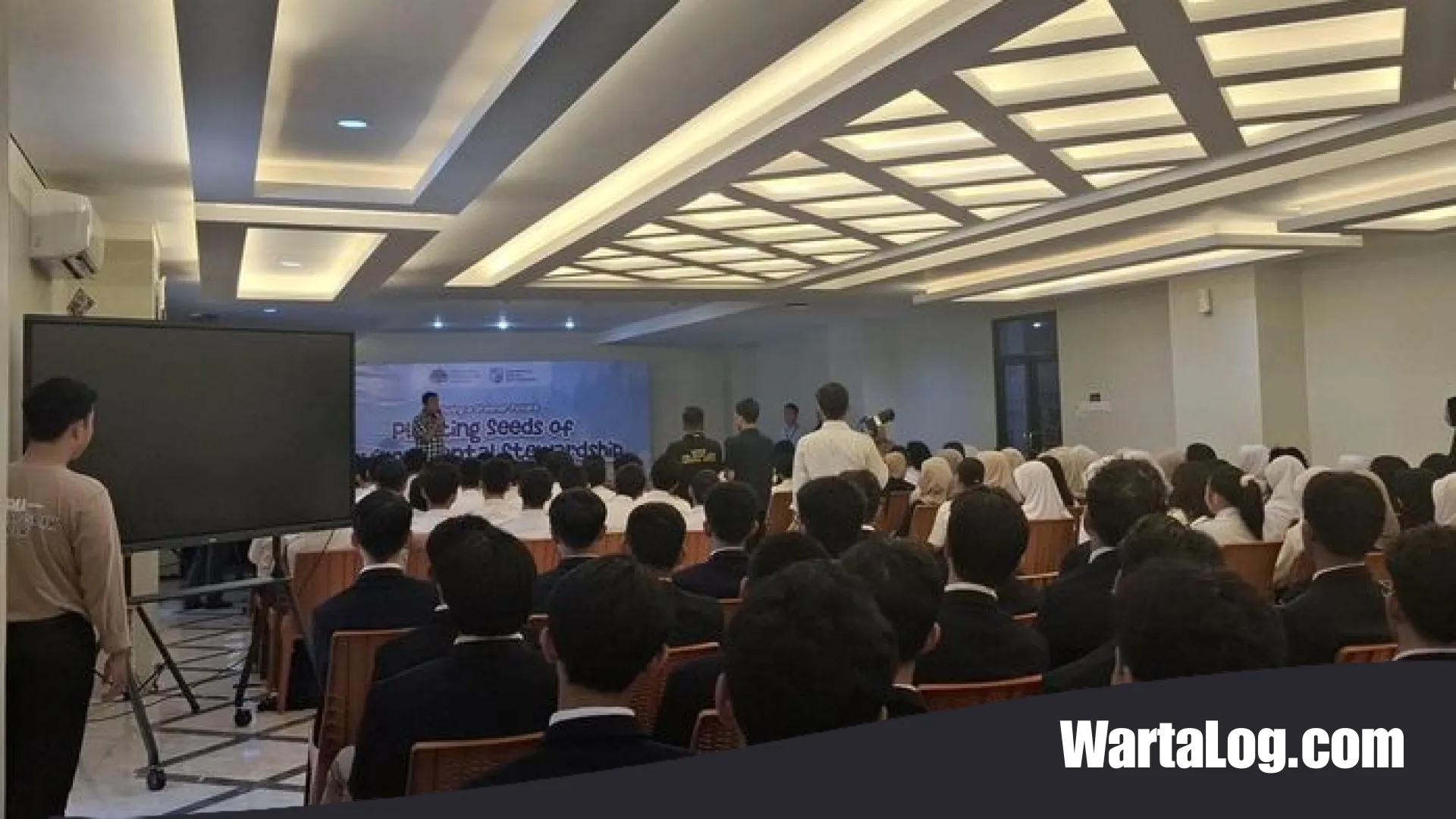 Langkah Nyata SMA Kemala Taruna Bhayangkara Sleman Lawan Krisis Lingkungan Bersama Aktivis Jerman