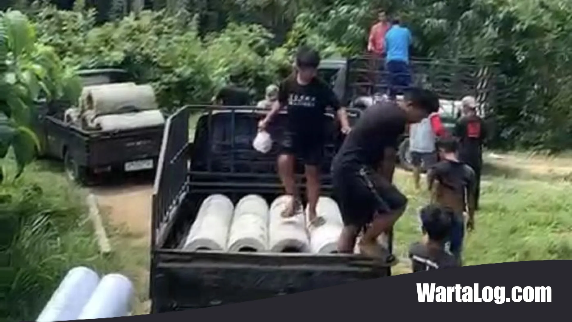 Lelah Menanti 80 Tahun, Warga Enrekang-Sidrap Patungan Rp 70 Juta demi Perbaiki Jalan Rusak