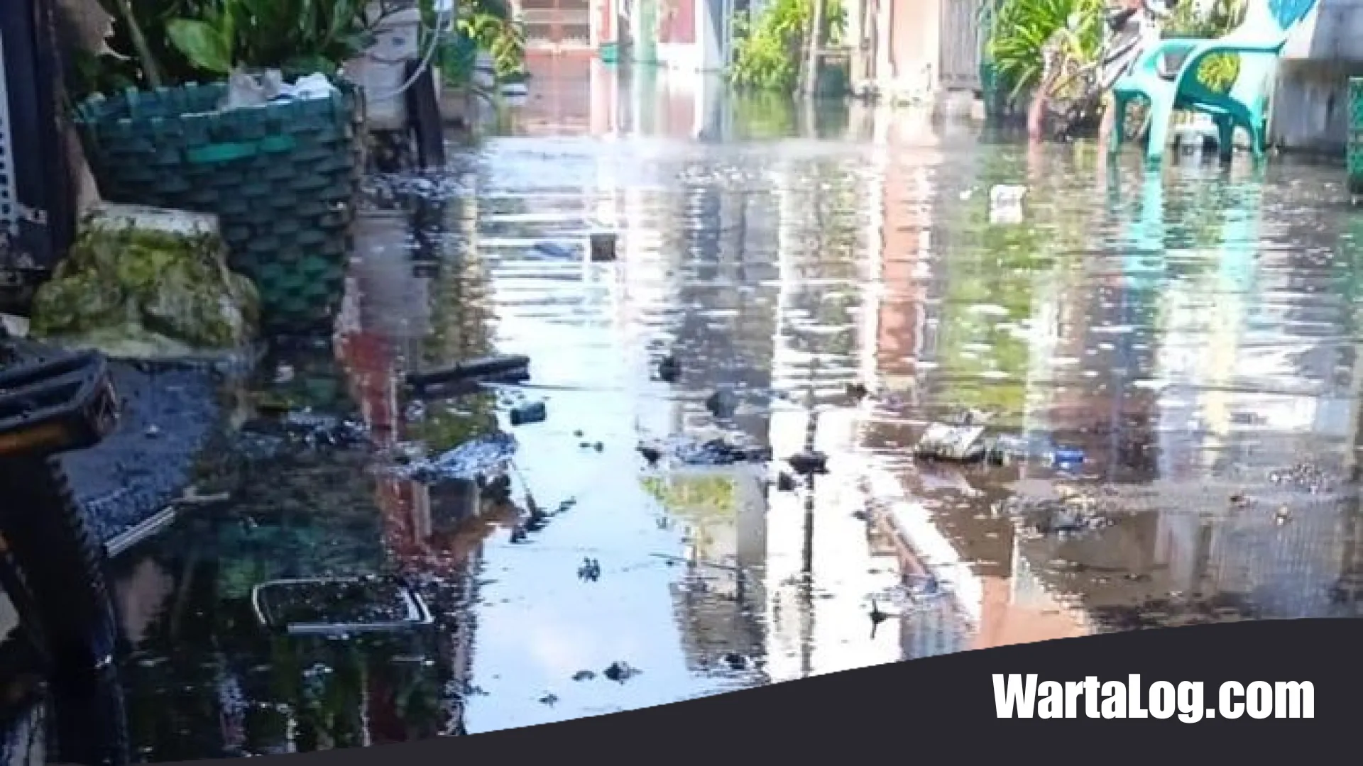 Misteri Banjir Hitam Pekat di Grogol Sukoharjo Terungkap, Limbah Oli Bus Jadi Biang Keladi