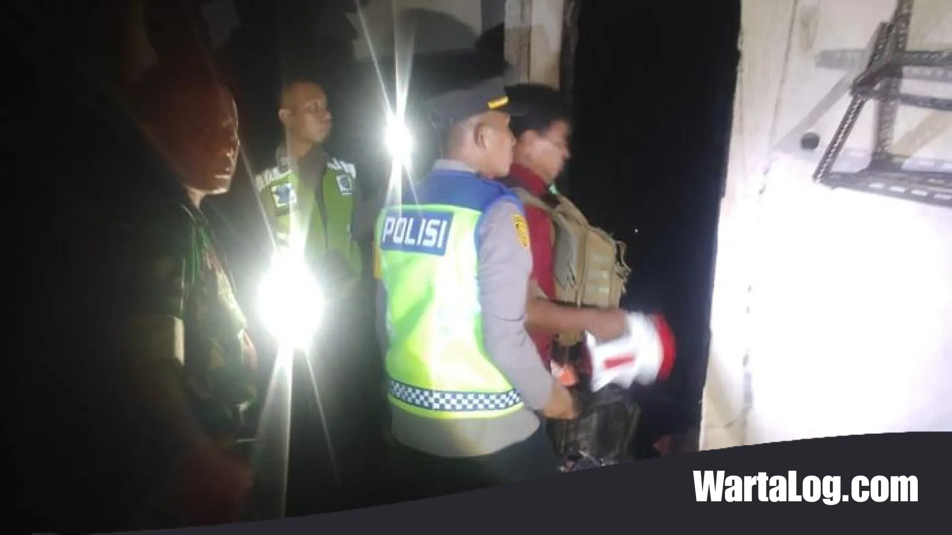Pijar Dupa Berujung Petaka: Warung Sembako di Karangasem Hangus, Uang Tunai Rp 200 Juta Jadi Abu
