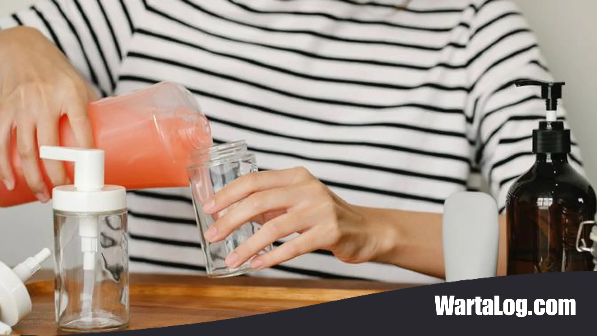 Sulap Limbah Jadi Estetika: 7 Ide Kreatif Daur Ulang Bekas Kemasan Sabun Cair ala WartaLog