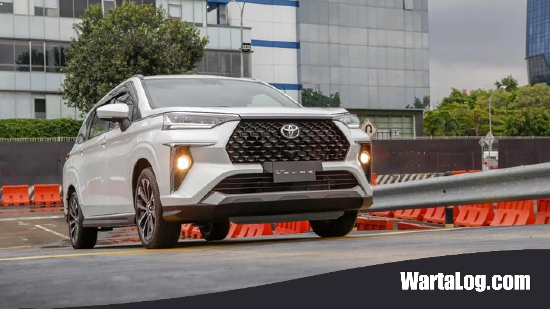 Toyota Resmi Hentikan Produksi Veloz Bensin, Fokus Penuh pada Era Kendaraan Hybrid